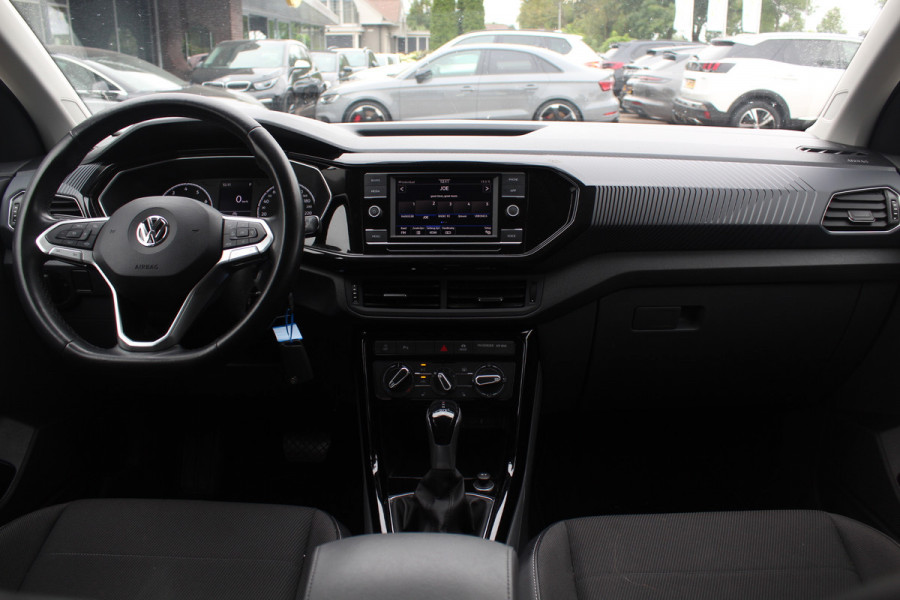 Volkswagen T-Cross 1.0 TSI Style / Trekhaak / Navigatie / Parkeerhulp V+A / 18'' / LED Koplampen / Dodehoek / Stoelverwarming / Apple CarPlay / ACC Volkswagen T-Cross 1.0 TSI Style / Trekhaak / Navigatie / Parkeerhulp V+A / 18'' / LED Koplampen / Dodehoek / Stoelverwarming / Apple CarPlay / ACC