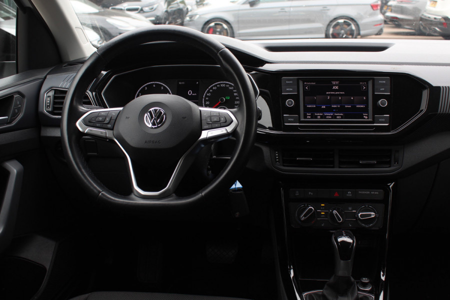 Volkswagen T-Cross 1.0 TSI Style / Trekhaak / Navigatie / Parkeerhulp V+A / 18'' / LED Koplampen / Dodehoek / Stoelverwarming / Apple CarPlay / ACC Volkswagen T-Cross 1.0 TSI Style / Trekhaak / Navigatie / Parkeerhulp V+A / 18'' / LED Koplampen / Dodehoek / Stoelverwarming / Apple CarPlay / ACC