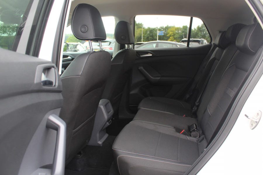 Volkswagen T-Cross 1.0 TSI Style / Trekhaak / Navigatie / Parkeerhulp V+A / 18'' / LED Koplampen / Dodehoek / Stoelverwarming / Apple CarPlay / ACC Volkswagen T-Cross 1.0 TSI Style / Trekhaak / Navigatie / Parkeerhulp V+A / 18'' / LED Koplampen / Dodehoek / Stoelverwarming / Apple CarPlay / ACC