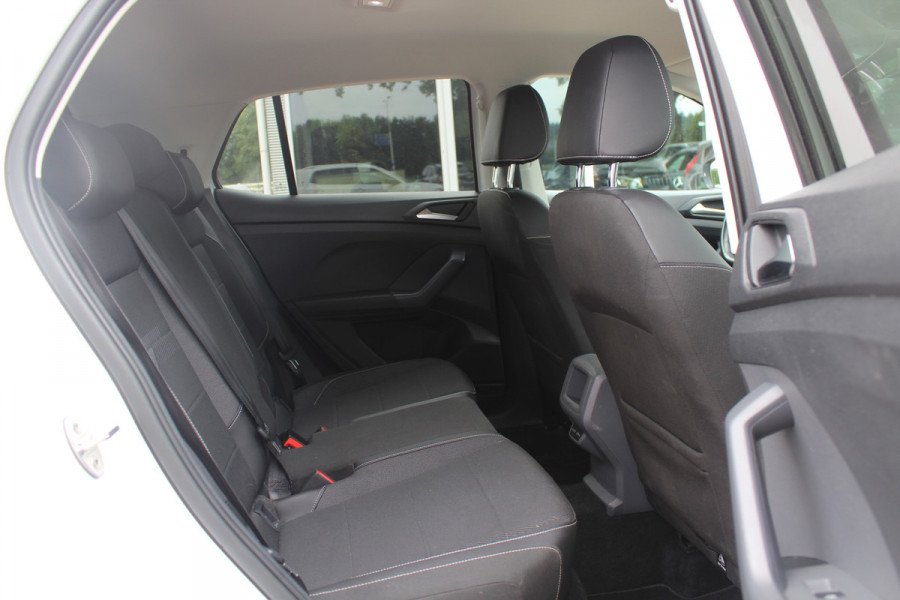 Volkswagen T-Cross 1.0 TSI Style / Trekhaak / Navigatie / Parkeerhulp V+A / 18'' / LED Koplampen / Dodehoek / Stoelverwarming / Apple CarPlay / ACC Volkswagen T-Cross 1.0 TSI Style / Trekhaak / Navigatie / Parkeerhulp V+A / 18'' / LED Koplampen / Dodehoek / Stoelverwarming / Apple CarPlay / ACC