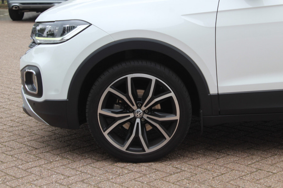 Volkswagen T-Cross 1.0 TSI Style / Trekhaak / Navigatie / Parkeerhulp V+A / 18'' / LED Koplampen / Dodehoek / Stoelverwarming / Apple CarPlay / ACC Volkswagen T-Cross 1.0 TSI Style / Trekhaak / Navigatie / Parkeerhulp V+A / 18'' / LED Koplampen / Dodehoek / Stoelverwarming / Apple CarPlay / ACC