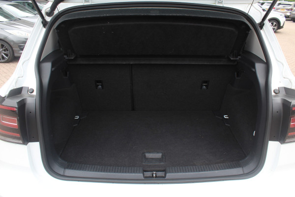 Volkswagen T-Cross 1.0 TSI Style / Trekhaak / Navigatie / Parkeerhulp V+A / 18'' / LED Koplampen / Dodehoek / Stoelverwarming / Apple CarPlay / ACC Volkswagen T-Cross 1.0 TSI Style / Trekhaak / Navigatie / Parkeerhulp V+A / 18'' / LED Koplampen / Dodehoek / Stoelverwarming / Apple CarPlay / ACC