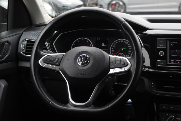 Volkswagen T-Cross 1.0 TSI Style / Trekhaak / Navigatie / Parkeerhulp V+A / 18'' / LED Koplampen / Dodehoek / Stoelverwarming / Apple CarPlay / ACC Volkswagen T-Cross 1.0 TSI Style / Trekhaak / Navigatie / Parkeerhulp V+A / 18'' / LED Koplampen / Dodehoek / Stoelverwarming / Apple CarPlay / ACC