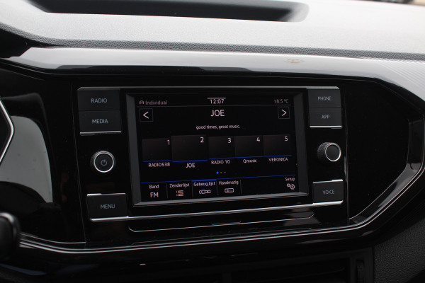 Volkswagen T-Cross 1.0 TSI Style / Trekhaak / Navigatie / Parkeerhulp V+A / 18'' / LED Koplampen / Dodehoek / Stoelverwarming / Apple CarPlay / ACC Volkswagen T-Cross 1.0 TSI Style / Trekhaak / Navigatie / Parkeerhulp V+A / 18'' / LED Koplampen / Dodehoek / Stoelverwarming / Apple CarPlay / ACC