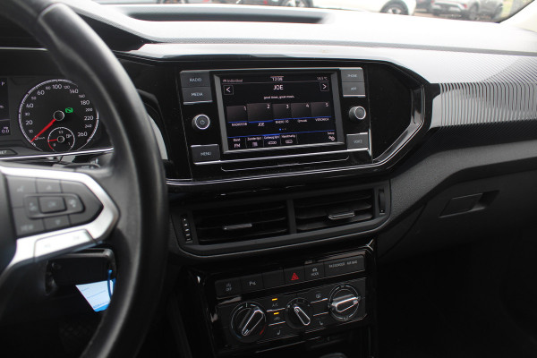 Volkswagen T-Cross 1.0 TSI Style / Trekhaak / Navigatie / Parkeerhulp V+A / 18'' / LED Koplampen / Dodehoek / Stoelverwarming / Apple CarPlay / ACC Volkswagen T-Cross 1.0 TSI Style / Trekhaak / Navigatie / Parkeerhulp V+A / 18'' / LED Koplampen / Dodehoek / Stoelverwarming / Apple CarPlay / ACC