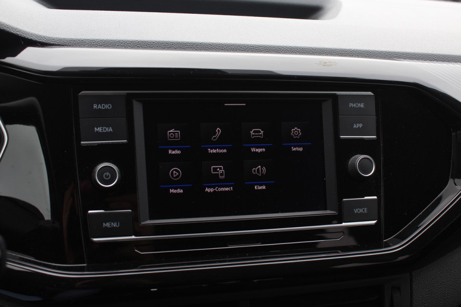 Volkswagen T-Cross 1.0 TSI Style / Trekhaak / Navigatie / Parkeerhulp V+A / 18'' / LED Koplampen / Dodehoek / Stoelverwarming / Apple CarPlay / ACC Volkswagen T-Cross 1.0 TSI Style / Trekhaak / Navigatie / Parkeerhulp V+A / 18'' / LED Koplampen / Dodehoek / Stoelverwarming / Apple CarPlay / ACC