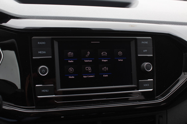 Volkswagen T-Cross 1.0 TSI Style / Trekhaak / Navigatie / Parkeerhulp V+A / 18'' / LED Koplampen / Dodehoek / Stoelverwarming / Apple CarPlay / ACC Volkswagen T-Cross 1.0 TSI Style / Trekhaak / Navigatie / Parkeerhulp V+A / 18'' / LED Koplampen / Dodehoek / Stoelverwarming / Apple CarPlay / ACC