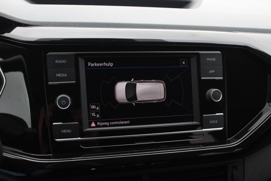 Volkswagen T-Cross 1.0 TSI Style / Trekhaak / Navigatie / Parkeerhulp V+A / 18'' / LED Koplampen / Dodehoek / Stoelverwarming / Apple CarPlay / ACC Volkswagen T-Cross 1.0 TSI Style / Trekhaak / Navigatie / Parkeerhulp V+A / 18'' / LED Koplampen / Dodehoek / Stoelverwarming / Apple CarPlay / ACC