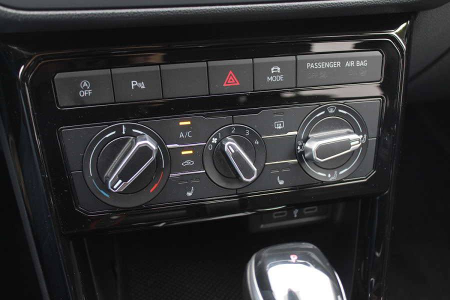 Volkswagen T-Cross 1.0 TSI Style / Trekhaak / Navigatie / Parkeerhulp V+A / 18'' / LED Koplampen / Dodehoek / Stoelverwarming / Apple CarPlay / ACC Volkswagen T-Cross 1.0 TSI Style / Trekhaak / Navigatie / Parkeerhulp V+A / 18'' / LED Koplampen / Dodehoek / Stoelverwarming / Apple CarPlay / ACC
