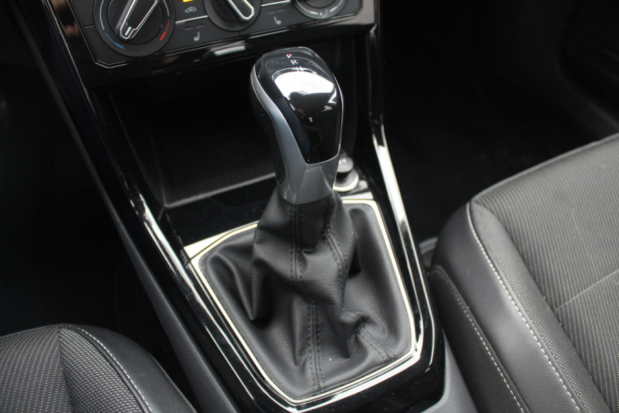 Volkswagen T-Cross 1.0 TSI Style / Trekhaak / Navigatie / Parkeerhulp V+A / 18'' / LED Koplampen / Dodehoek / Stoelverwarming / Apple CarPlay / ACC Volkswagen T-Cross 1.0 TSI Style / Trekhaak / Navigatie / Parkeerhulp V+A / 18'' / LED Koplampen / Dodehoek / Stoelverwarming / Apple CarPlay / ACC