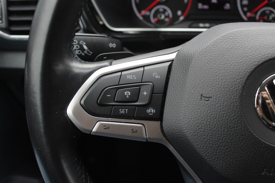 Volkswagen T-Cross 1.0 TSI Style / Trekhaak / Navigatie / Parkeerhulp V+A / 18'' / LED Koplampen / Dodehoek / Stoelverwarming / Apple CarPlay / ACC Volkswagen T-Cross 1.0 TSI Style / Trekhaak / Navigatie / Parkeerhulp V+A / 18'' / LED Koplampen / Dodehoek / Stoelverwarming / Apple CarPlay / ACC