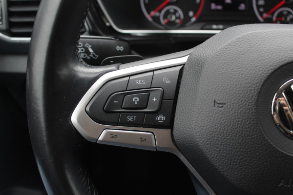 Volkswagen T-Cross 1.0 TSI Style / Trekhaak / Navigatie / Parkeerhulp V+A / 18'' / LED Koplampen / Dodehoek / Stoelverwarming / Apple CarPlay / ACC Volkswagen T-Cross 1.0 TSI Style / Trekhaak / Navigatie / Parkeerhulp V+A / 18'' / LED Koplampen / Dodehoek / Stoelverwarming / Apple CarPlay / ACC