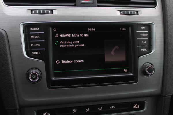 Volkswagen Golf 1.0 TSI Connected Series / Camera / Navigatie / 16'' / Parkeerhulp V+A / Cruise Control / DAB