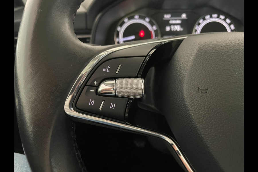 Škoda Kamiq 1.0 TSI Ambition AIRCO NAVI VIA APP CRUISE PANO APPLE CARPLAY NIEUWSTAAT