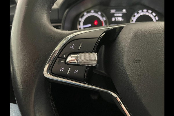 Škoda Kamiq 1.0 TSI Ambition AIRCO NAVI VIA APP CRUISE PANO APPLE CARPLAY NIEUWSTAAT