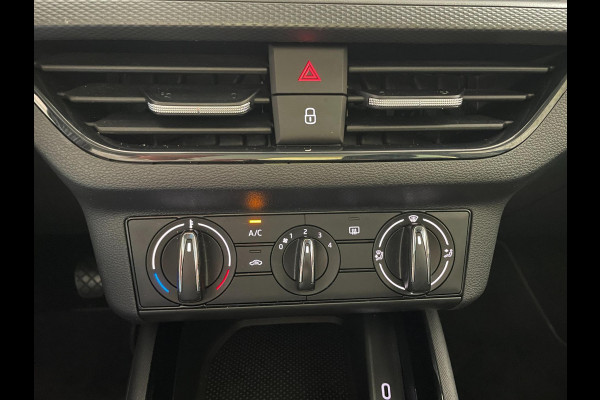 Škoda Kamiq 1.0 TSI Ambition AIRCO NAVI VIA APP CRUISE PANO APPLE CARPLAY NIEUWSTAAT