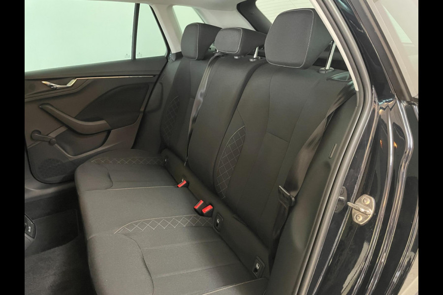 Škoda Kamiq 1.0 TSI Ambition AIRCO NAVI VIA APP CRUISE PANO APPLE CARPLAY NIEUWSTAAT
