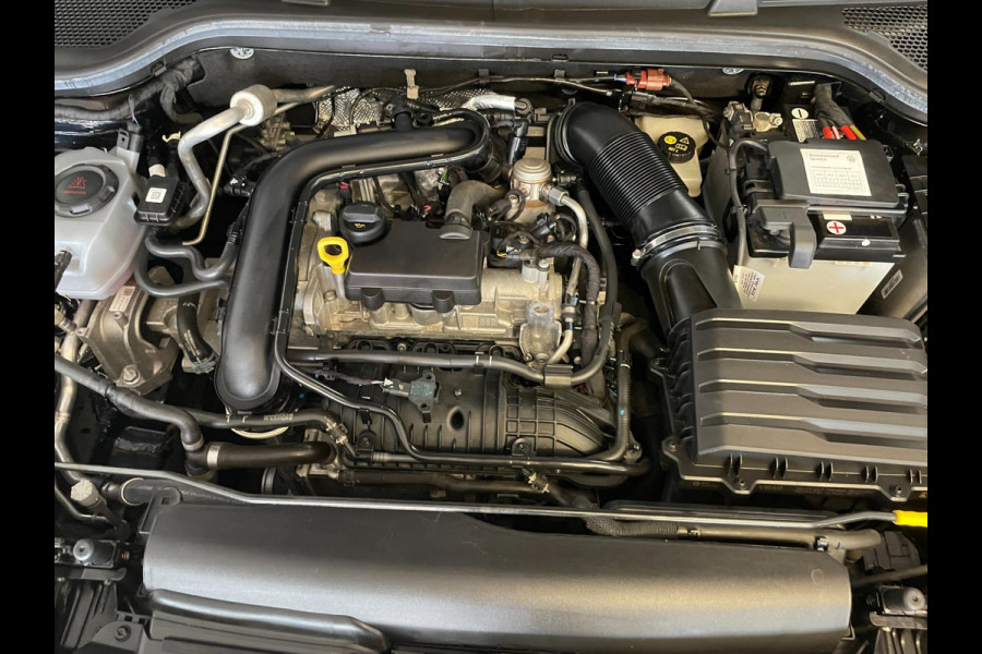 Škoda Kamiq 1.0 TSI Ambition AIRCO NAVI VIA APP CRUISE PANO APPLE CARPLAY NIEUWSTAAT