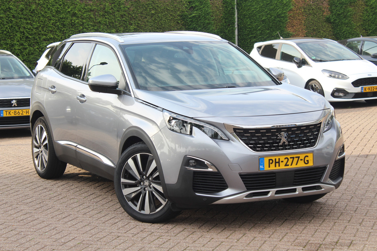 Peugeot 3008 1.2 PureTech Allure / Nieuwe distr.riem! / Trekhaak / Camera / Navigatie / 19'' / Keyless / Half leder / Dodehoek / DAB / Cruise Control