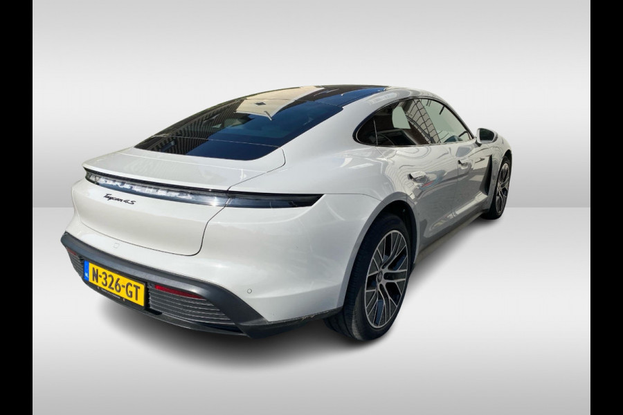 Porsche Taycan 4S 79 kWh / Panoramadak / Camera / Luchtvering / Keyless / 20'' / Bose / Stoelverwarming / DAB / ACC