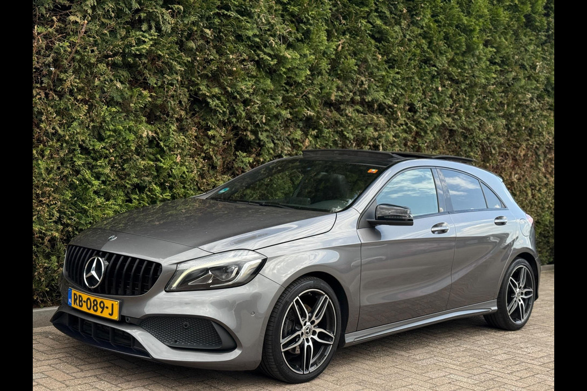 Mercedes-Benz A-Klasse A180 AMG Pakket Panorama Mercedes-Benz A-Klasse A180 AMG Pakket Panorama