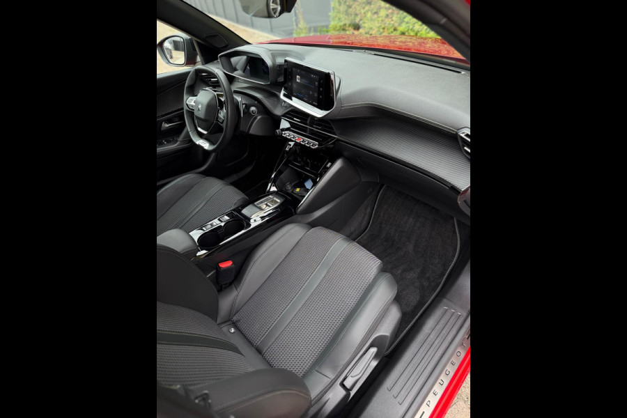 Peugeot 2008 1.2 PureTech GT-line CarPlay Sfeerverlichting