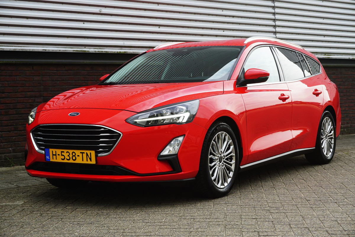 Ford FOCUS Wagon 1.0 EcoB.125PK Titanium Bus. DesignPack/17Inch. LED Koplampen. Ford FOCUS Wagon 1.0 EcoB.125PK Titanium Bus. DesignPack/17Inch. LED Koplampen.