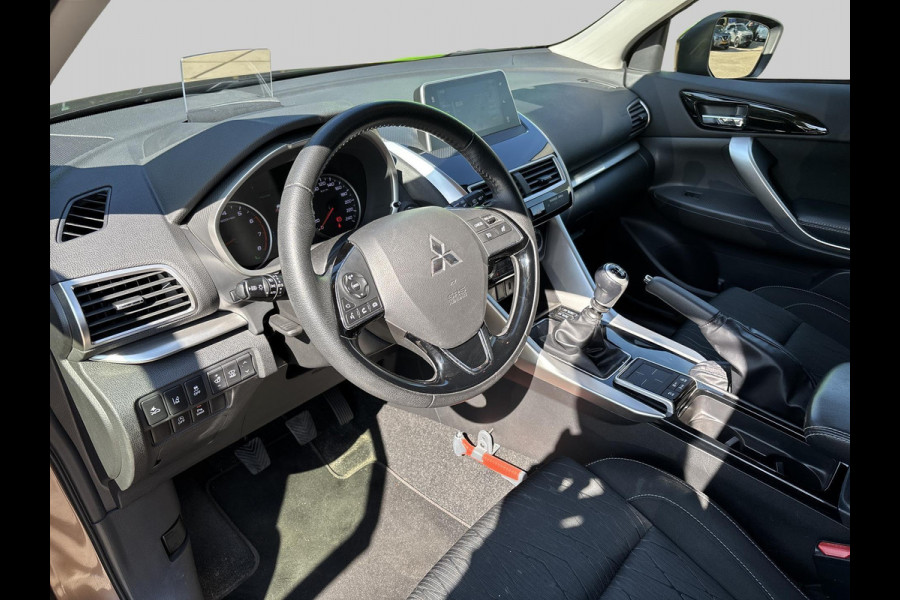 Mitsubishi Eclipse Cross 1.5 DI-T First Edition | Trekhaak | Stoelverwarming 1600kg trekgewicht ! heads-up display | stoelverwarming