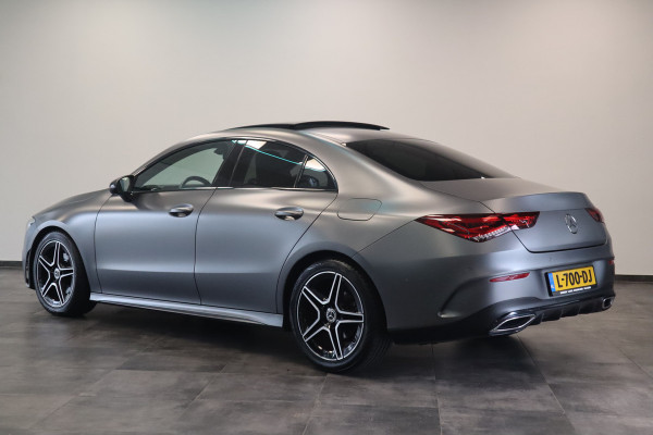 Mercedes-Benz CLA-Klasse 180 AMG Business Solution Luxury Sfeer verlichting Panoramadak, Ambi light, Navigatie, 18LMV, Matte kleur 24 maanden garantie mogelijk (*vraag naar de voorwaarden)