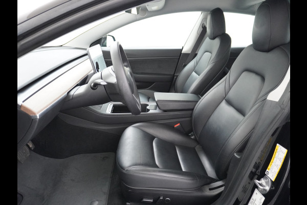 Tesla Model 3 RWD SR+ NW Model 60kWh LFP 283PK Trekhaak Warmtepomp Elektr.A-klep FSD-3 Sentry Mode Bankverwarmd FSD 18" Premium Luidspr. AutoP Navi LED Comfortstoelen ACC DAB Keyless en Voorverwarmen interieur via App One-Pedal-Drive Origineel Nederlandse auto Garantie Accu/Motor tot 31-03-2029 max 160.000km 1.584kg licht!