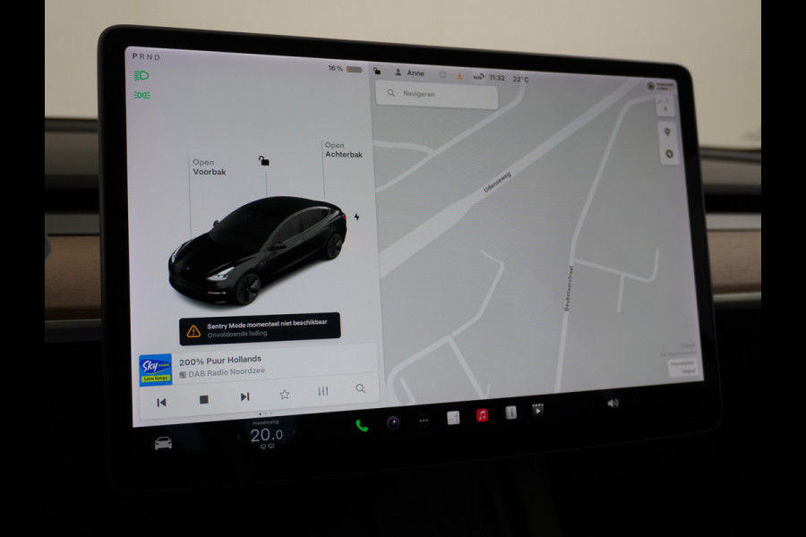 Tesla Model 3 RWD SR+ NW Model 60kWh LFP 283PK Trekhaak Warmtepomp Elektr.A-klep FSD-3 Sentry Mode Bankverwarmd FSD 18" Premium Luidspr. AutoP Navi LED Comfortstoelen ACC DAB Keyless en Voorverwarmen interieur via App One-Pedal-Drive Origineel Nederlandse auto Garantie Accu/Motor tot 31-03-2029 max 160.000km 1.584kg licht!