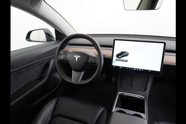 Tesla Model 3 RWD SR+ NW Model 60kWh LFP 283PK Trekhaak Warmtepomp Elektr.A-klep FSD-3 Sentry Mode Bankverwarmd FSD 18" Premium Luidspr. AutoP Navi LED Comfortstoelen ACC DAB Keyless en Voorverwarmen interieur via App One-Pedal-Drive Origineel Nederlandse auto Garantie Accu/Motor tot 31-03-2029 max 160.000km 1.584kg licht!