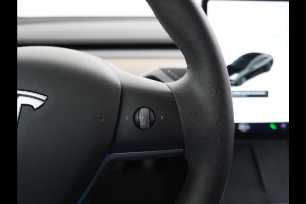 Tesla Model 3 RWD SR+ NW Model 60kWh LFP 283PK Trekhaak Warmtepomp Elektr.A-klep FSD-3 Sentry Mode Bankverwarmd FSD 18" Premium Luidspr. AutoP Navi LED Comfortstoelen ACC DAB Keyless en Voorverwarmen interieur via App One-Pedal-Drive Origineel Nederlandse auto Garantie Accu/Motor tot 31-03-2029 max 160.000km 1.584kg licht!