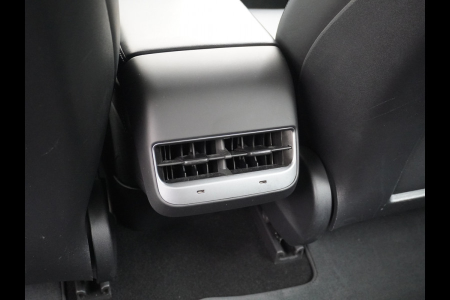 Tesla Model 3 RWD SR+ NW Model 60kWh LFP 283PK Trekhaak Warmtepomp Elektr.A-klep FSD-3 Sentry Mode Bankverwarmd FSD 18" Premium Luidspr. AutoP Navi LED Comfortstoelen ACC DAB Keyless en Voorverwarmen interieur via App One-Pedal-Drive Origineel Nederlandse auto Garantie Accu/Motor tot 31-03-2029 max 160.000km 1.584kg licht!