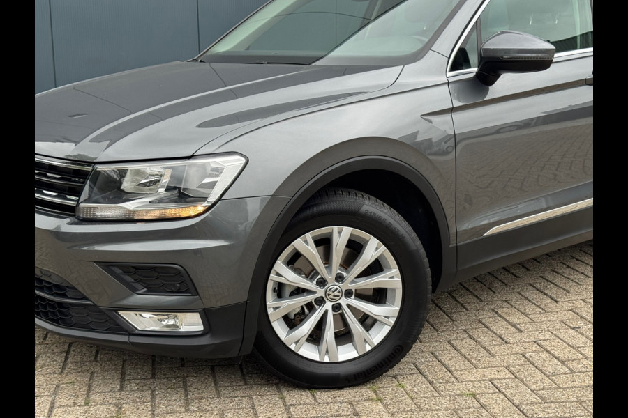 Volkswagen Tiguan 1.4 TSI * Navigatie * Parkeersensoren * Lane Assist * Lichtmetalen Velgen *