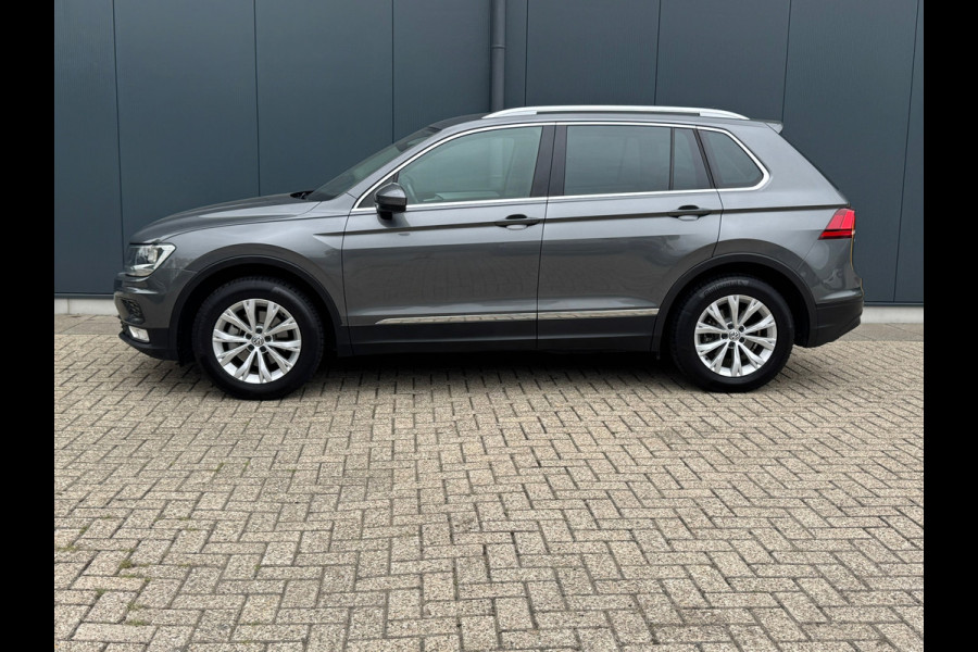 Volkswagen Tiguan 1.4 TSI * Navigatie * Parkeersensoren * Lane Assist * Lichtmetalen Velgen *