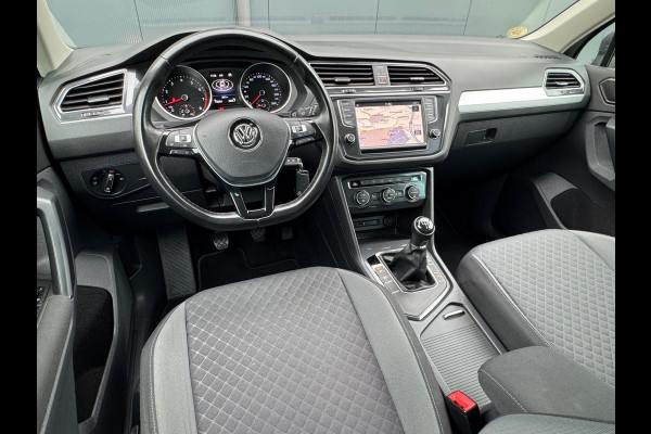 Volkswagen Tiguan 1.4 TSI * Navigatie * Parkeersensoren * Lane Assist * Lichtmetalen Velgen *
