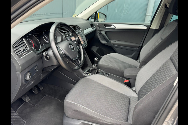 Volkswagen Tiguan 1.4 TSI * Navigatie * Parkeersensoren * Lane Assist * Lichtmetalen Velgen *