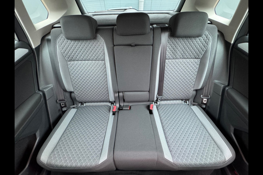 Volkswagen Tiguan 1.4 TSI * Navigatie * Parkeersensoren * Lane Assist * Lichtmetalen Velgen *