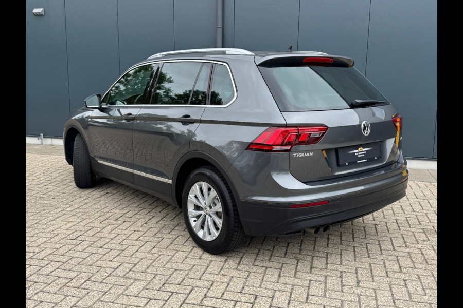 Volkswagen Tiguan 1.4 TSI * Navigatie * Parkeersensoren * Lane Assist * Lichtmetalen Velgen *