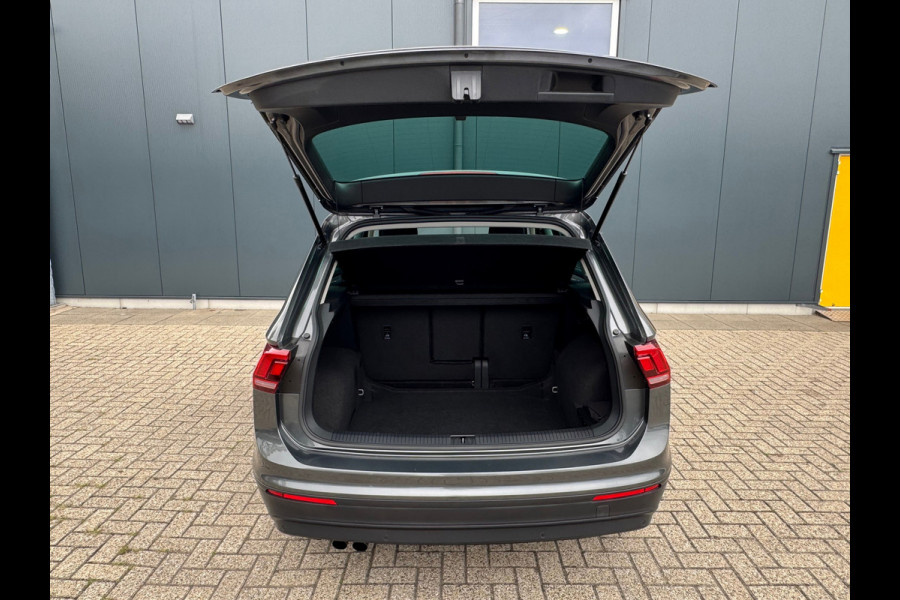 Volkswagen Tiguan 1.4 TSI * Navigatie * Parkeersensoren * Lane Assist * Lichtmetalen Velgen *