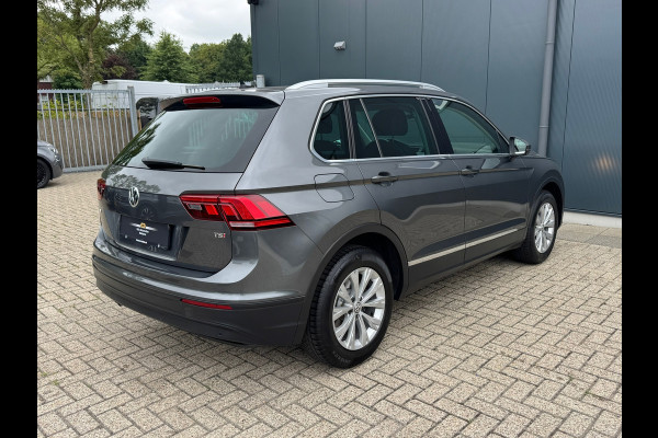 Volkswagen Tiguan 1.4 TSI * Navigatie * Parkeersensoren * Lane Assist * Lichtmetalen Velgen *