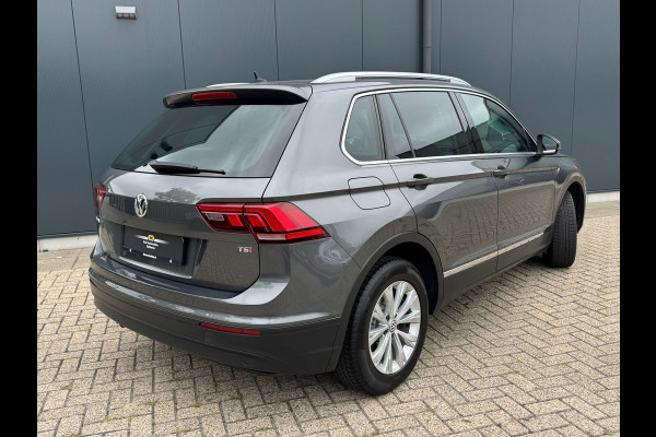 Volkswagen Tiguan 1.4 TSI * Navigatie * Parkeersensoren * Lane Assist * Lichtmetalen Velgen *