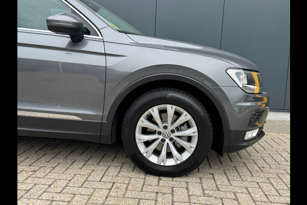 Volkswagen Tiguan 1.4 TSI * Navigatie * Parkeersensoren * Lane Assist * Lichtmetalen Velgen *