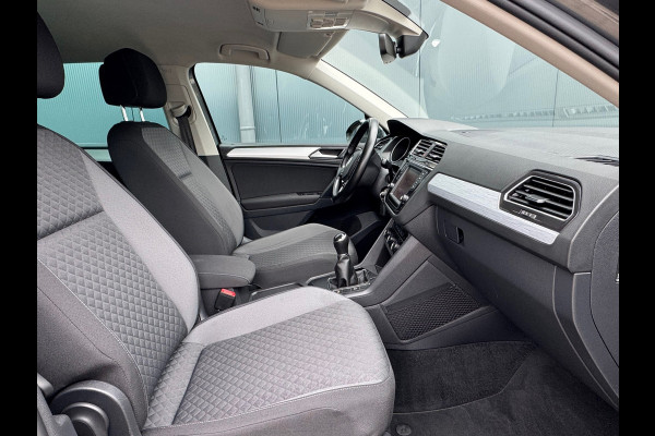 Volkswagen Tiguan 1.4 TSI * Navigatie * Parkeersensoren * Lane Assist * Lichtmetalen Velgen *