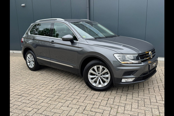 Volkswagen Tiguan 1.4 TSI * Navigatie * Parkeersensoren * Lane Assist * Lichtmetalen Velgen *