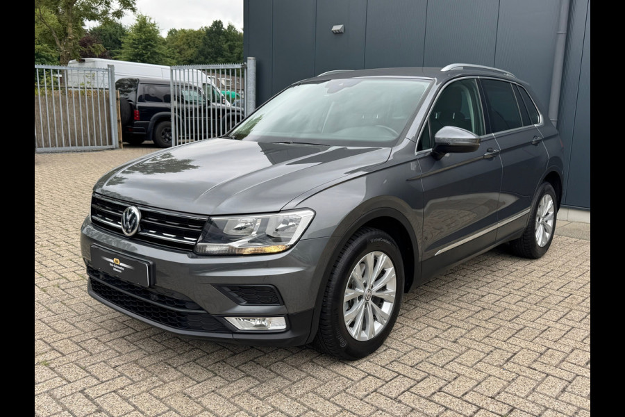 Volkswagen Tiguan 1.4 TSI * Navigatie * Parkeersensoren * Lane Assist * Lichtmetalen Velgen *
