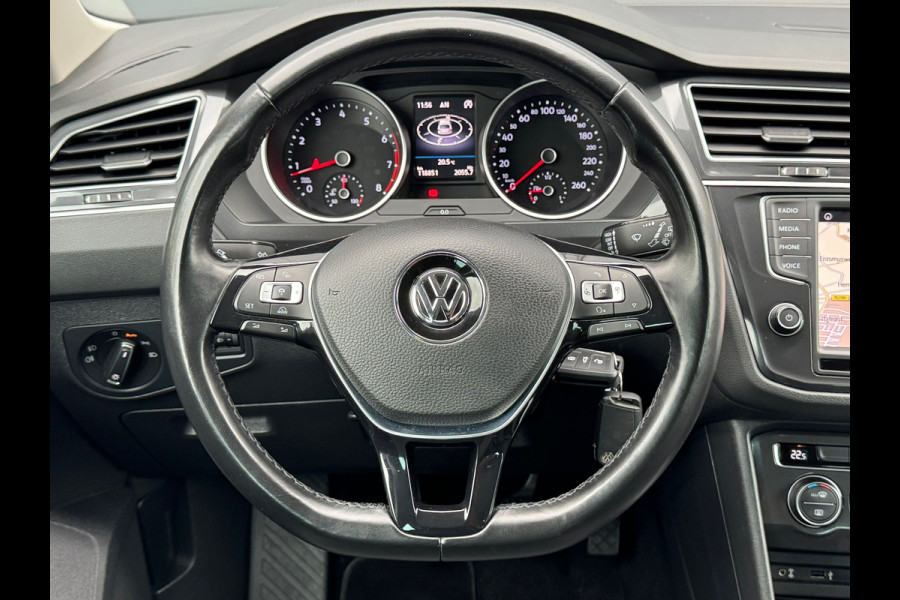 Volkswagen Tiguan 1.4 TSI * Navigatie * Parkeersensoren * Lane Assist * Lichtmetalen Velgen *