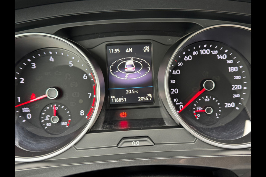 Volkswagen Tiguan 1.4 TSI * Navigatie * Parkeersensoren * Lane Assist * Lichtmetalen Velgen *