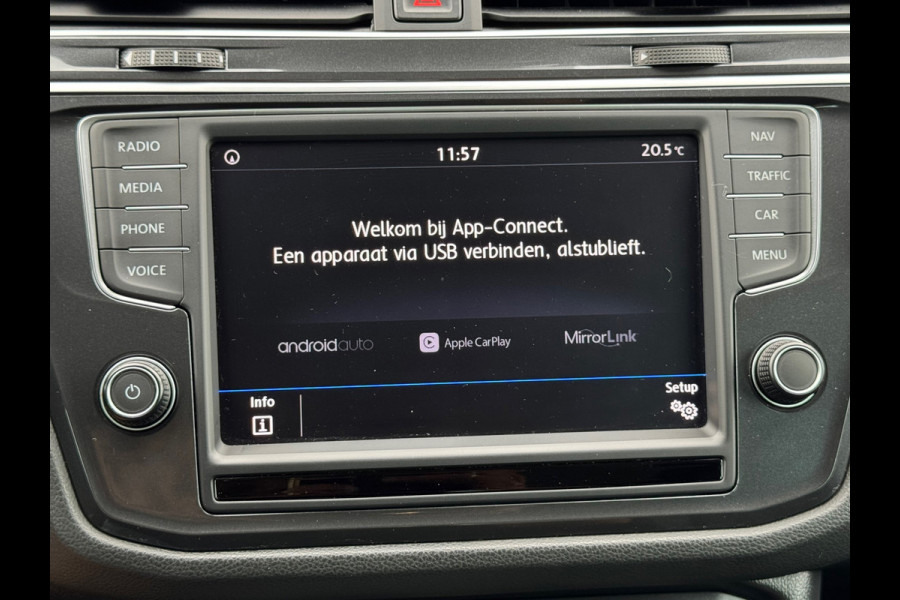 Volkswagen Tiguan 1.4 TSI * Navigatie * Parkeersensoren * Lane Assist * Lichtmetalen Velgen *